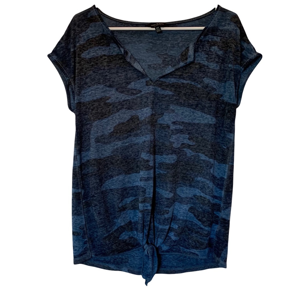 Lucky Brand T-Shirt Blue Camouflage V-neck Size Medium